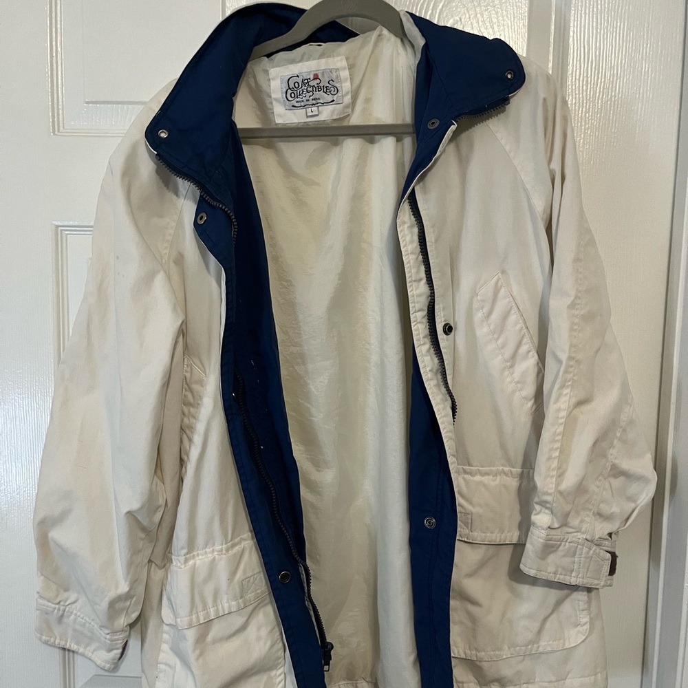 Coat Collectibles Coat! Cream and Navy Blue! Size L! Small Stain on Back!